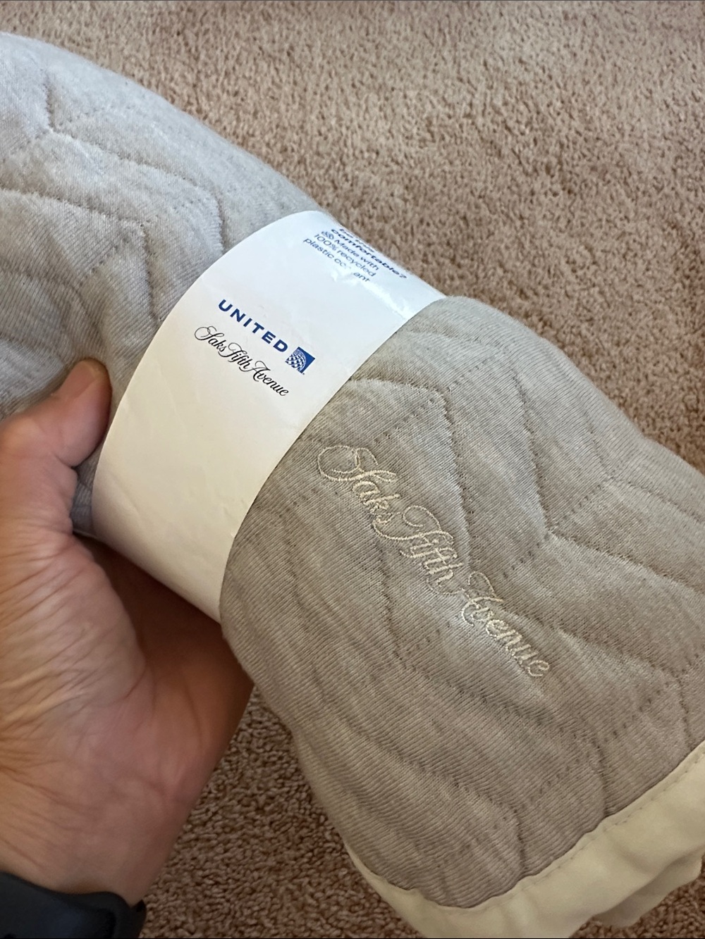 UNITED Polaris Business First SAKS FIFTH AVENUE Gray Quilted Blanket